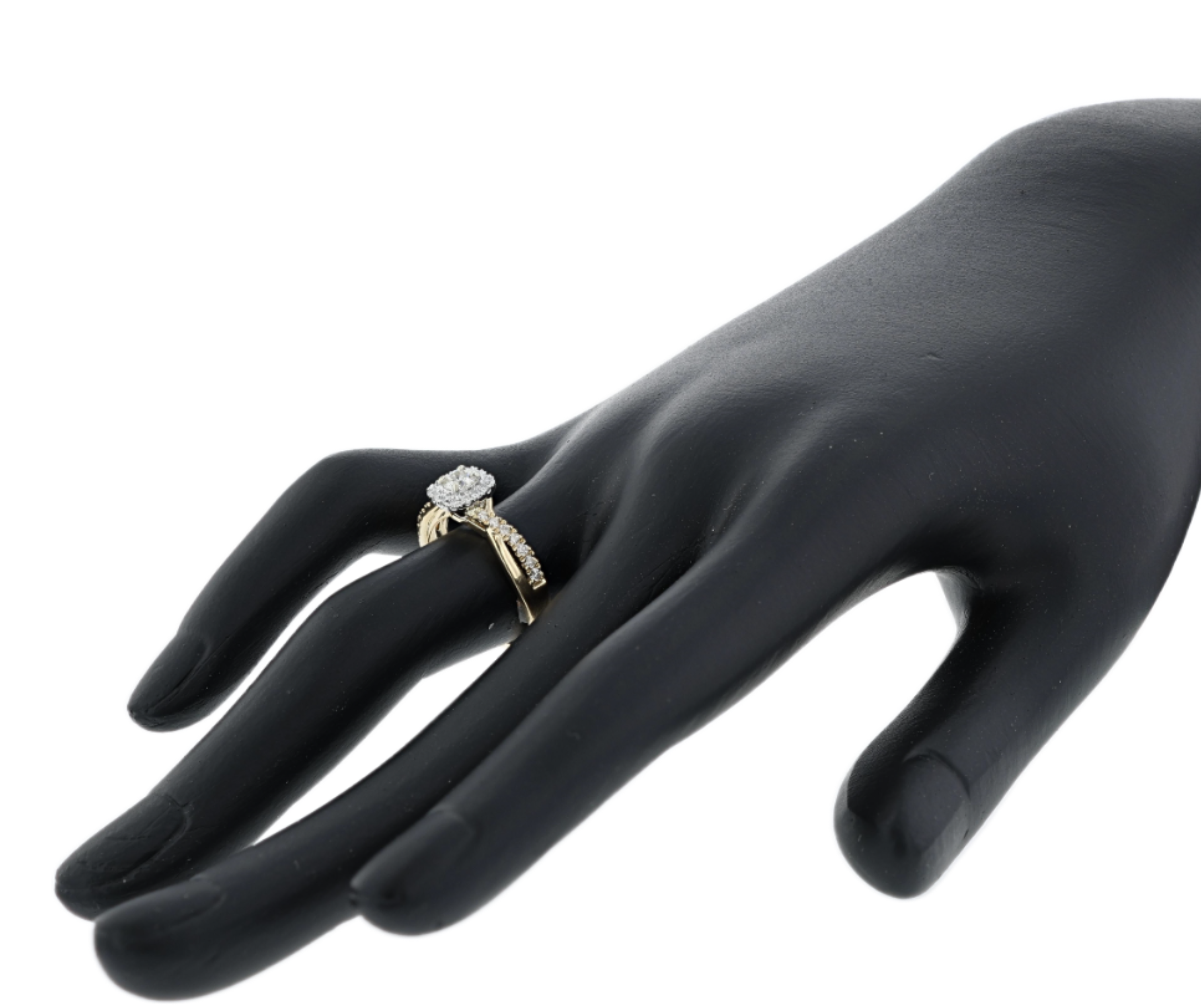 Round Halo Engagement Ring L3575
