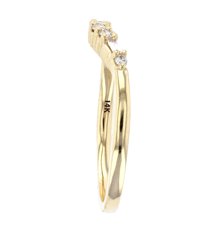 Baguette and Round Diamond Curved Band L3756